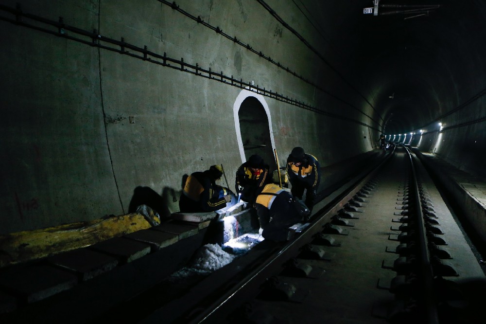 焦作铁路运营隧道病害现状